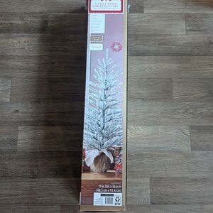 NIB Flocked Artificial 3' Snow Christmas Tree Burlap Base Decor